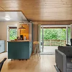 3 Bedroom Awesome In Hébergement de vacances *