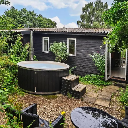 Сasa de vacaciones 3 Bedroom Awesome In *