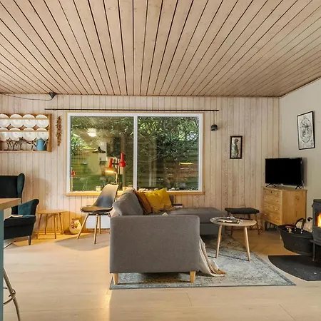 3 Bedroom Awesome In Aabenraa