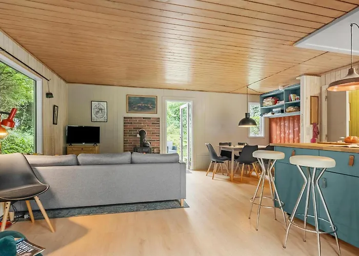 3 Bedroom Awesome In *