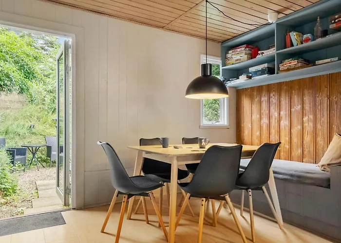 3 Bedroom Awesome In Prázdninový dům